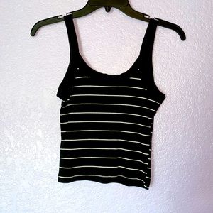 Juniors B&W Cropped Tank Top